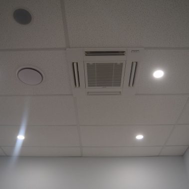 Ceiling air conditioning duct system